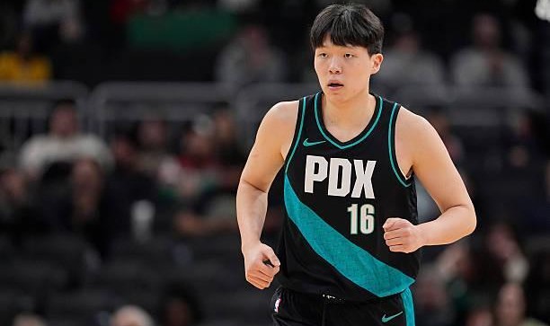 hth体育平台-又是折返跑的一天，杨瀚森登场6分钟1中0得到1板1助&amp;amp;遭隔扣