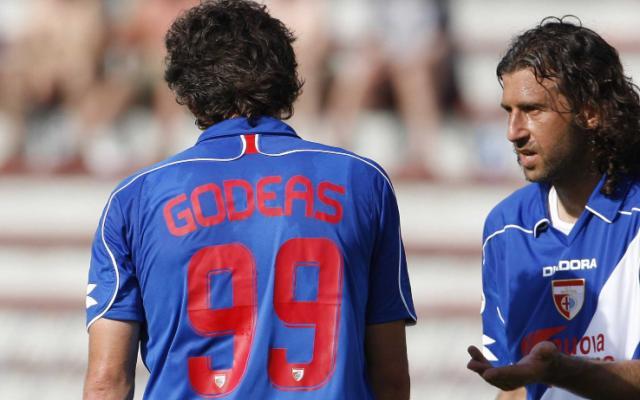 1612950312636058129.jpg Denis_Godeas_IMAGE.jpg